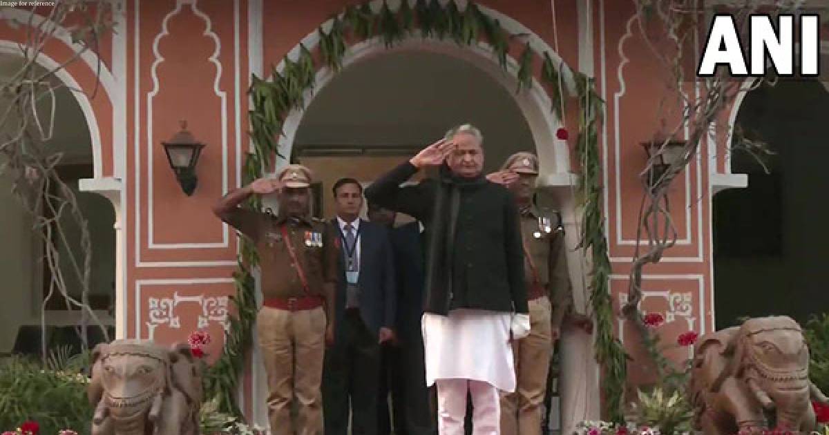 Rajasthan CM Gehlot unfurls national flag at his residence
